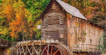 This is an image of a water mill in Fayetteville Arkansas where ASTA-USA provides professional translation services.
