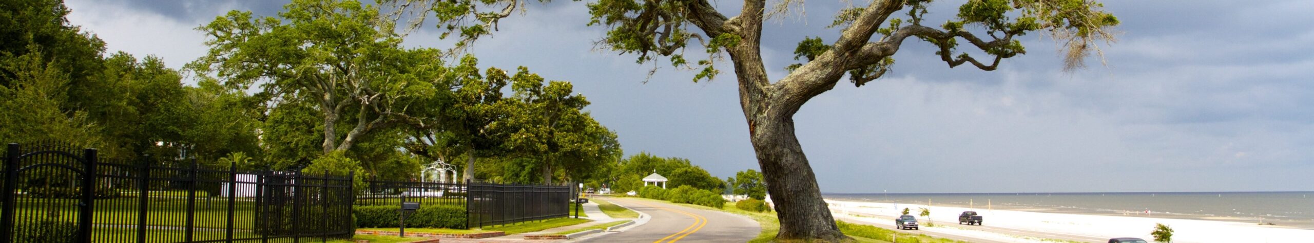 This is an image of a street next to a beach in Gulfport Mississippi. ASTA-USA provides professional translation services in this city.